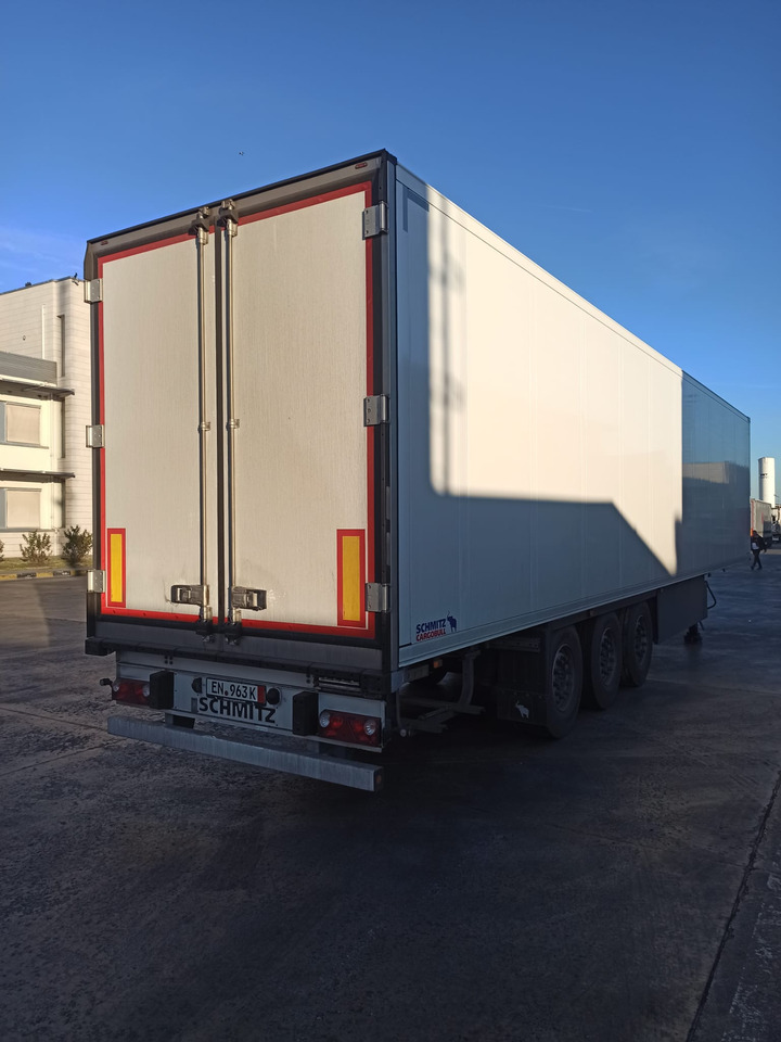 SCHMITZ CARGOBULL ThermoKing SKO 24/L - 13.4 FP COOL V7 FP 60 SMART - Puspiekabe refrižerators: foto 4 SCHMITZ CARGOBULL ThermoKing SKO 24/L - 13.4 FP COOL V7 FP 60 SMART - Puspiekabe refrižerators: foto 4