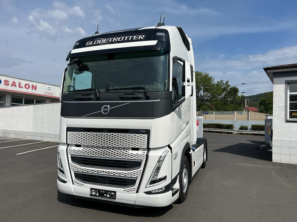 VOLVO FH 500 / Leather/ VEB+/ Air/ 2 tanks/ i-Parkcool/ - Vilcējs: foto 3 VOLVO FH 500 / Leather/ VEB+/ Air/ 2 tanks/ i-Parkcool/ - Vilcējs: foto 3