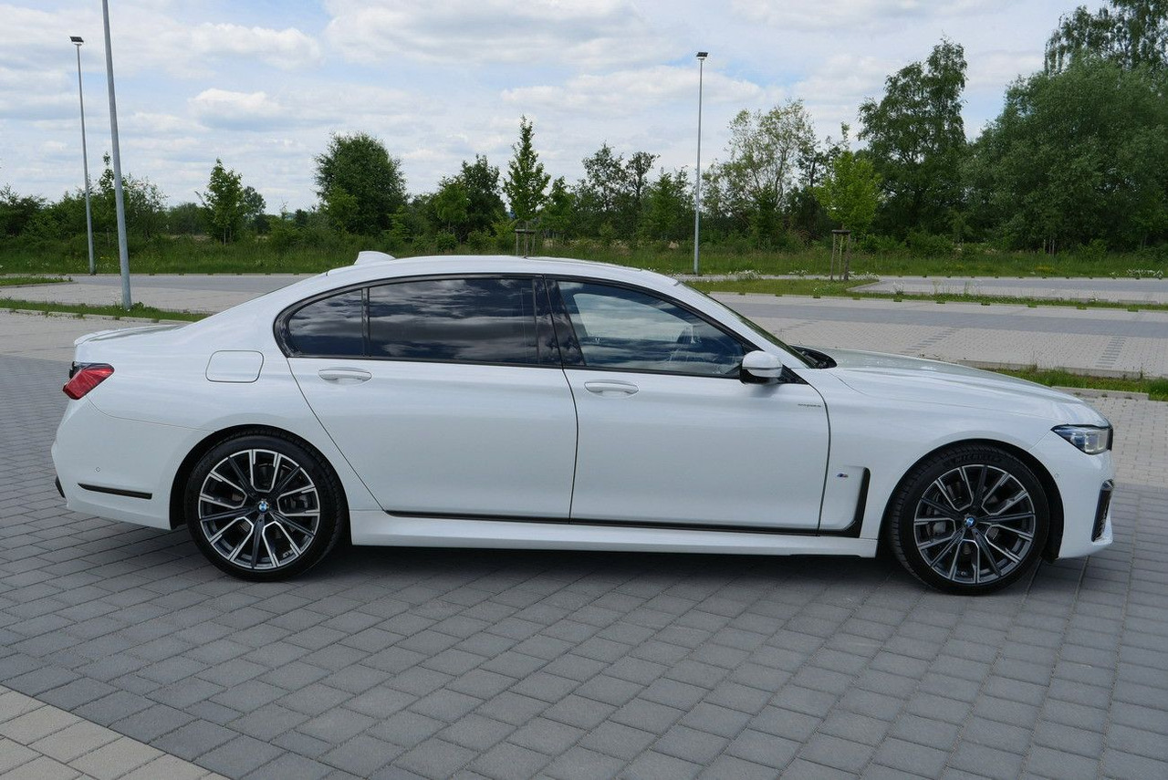 BMW 730Ld XDRIVE /VOLL/REAR ENTERT. /LANGSTRECKE 48V - Sedans: foto 3 BMW 730Ld XDRIVE /VOLL/REAR ENTERT. /LANGSTRECKE 48V - Sedans: foto 3