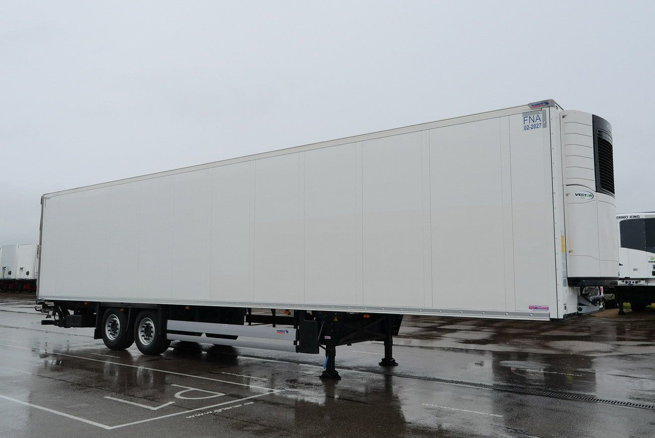 Schmitz Cargobull SKO 18 /LBW BÄR 2500 kg / CARRIER 1550 / LIFT - Puspiekabe slēgtā virsbūve: foto 3 Schmitz Cargobull SKO 18 /LBW BÄR 2500 kg / CARRIER 1550 / LIFT - Puspiekabe slēgtā virsbūve: foto 3