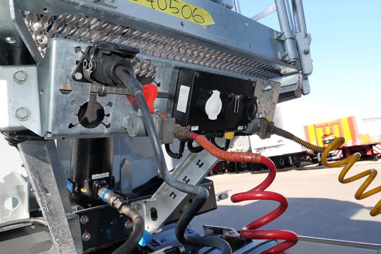 Puspiekabe pašizgāzējs Schwarzmüller K -SERIE / ALUMULDE /STAHLEINLAGE 5430 kg /25m³: foto 13