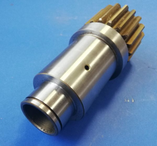 010430A Bobcat 325 Schwenkmotorwelle - Pagrieziena reduktors - Celtniecības tehnika: foto 1 010430A Bobcat 325 Schwenkmotorwelle - Pagrieziena reduktors - Celtniecības tehnika: foto 1