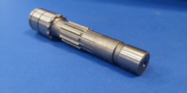 040010A / 6653052 Wałek silnika jazdy do Bobcat 325 - Hidrauliskais motors - Celtniecības tehnika: foto 1 040010A / 6653052 Wałek silnika jazdy do Bobcat 325 - Hidrauliskais motors - Celtniecības tehnika: foto 1