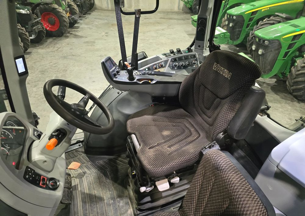 Valtra T 174S - Traktors: foto 5 Valtra T 174S - Traktors: foto 5