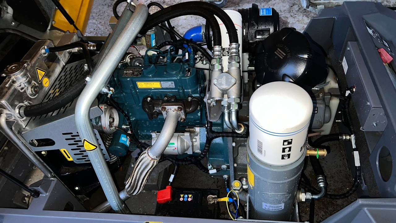 ATLAS Copco XAS48 - Gaisa kompresors: foto 2 ATLAS Copco XAS48 - Gaisa kompresors: foto 2