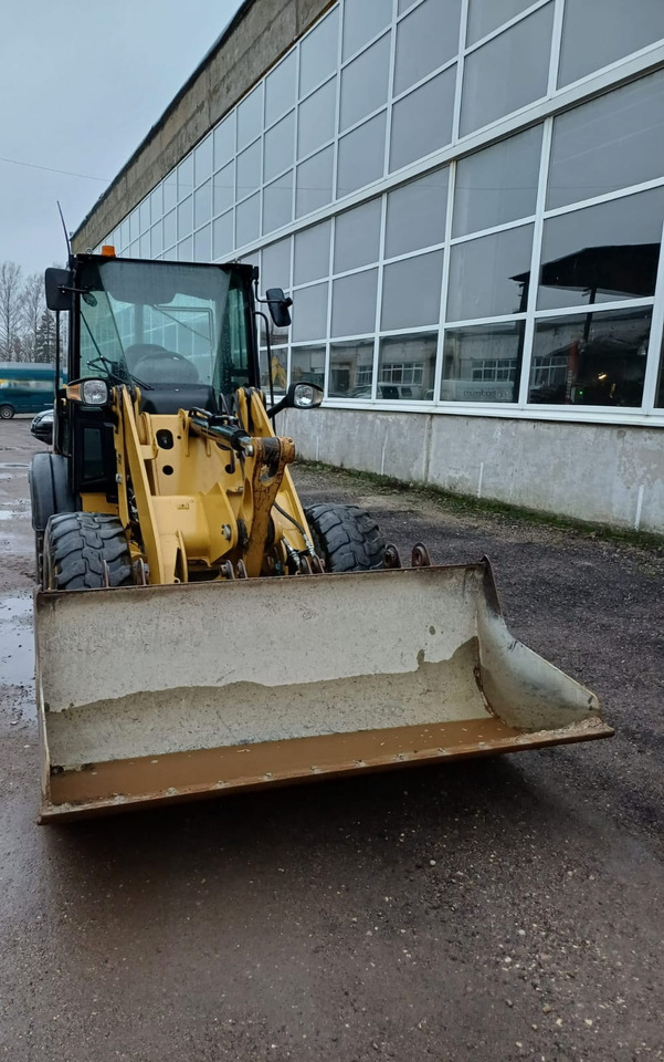 CATERPILLAR 906M - Ekskavators-iekrāvējs: foto 5 CATERPILLAR 906M - Ekskavators-iekrāvējs: foto 5