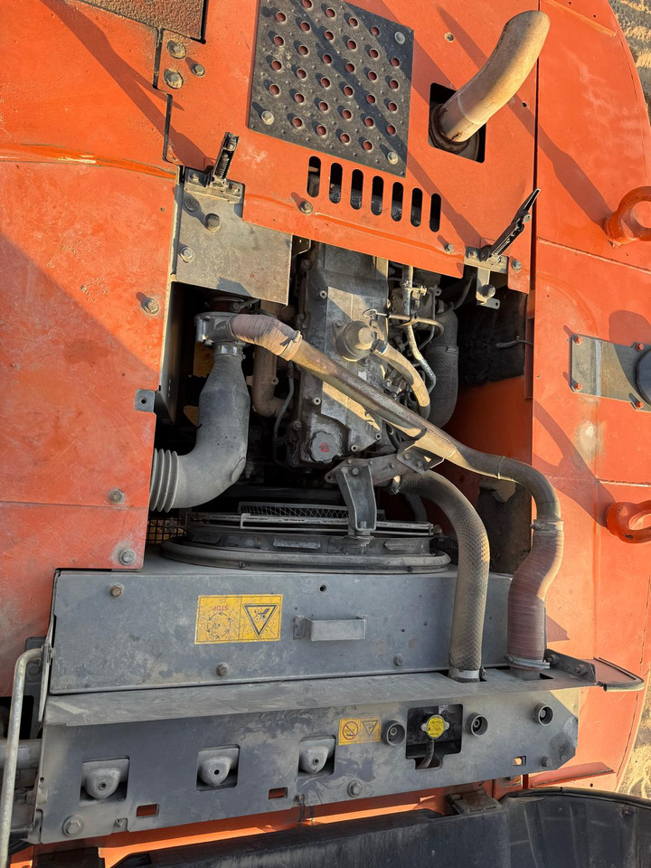 HITACHI ZX250LC-3 - Kāpurķēžu ekskavators: foto 4 HITACHI ZX250LC-3 - Kāpurķēžu ekskavators: foto 4