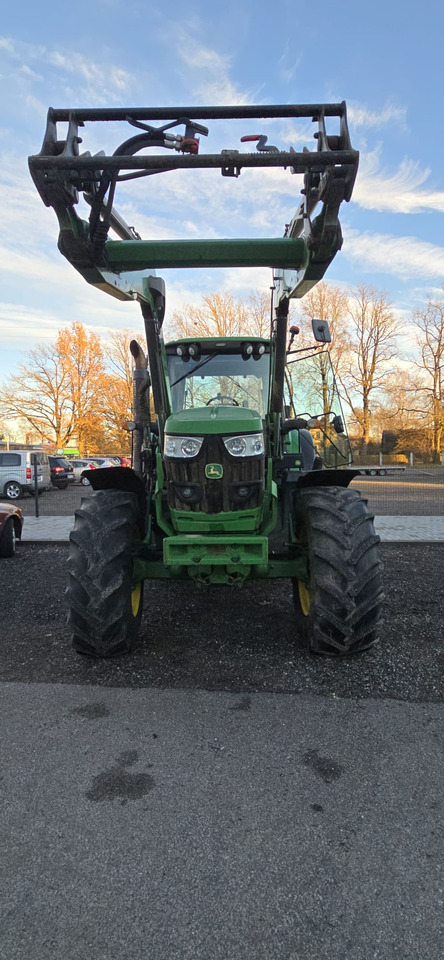 JOHN DEERE 6150M - Traktors: foto 3 JOHN DEERE 6150M - Traktors: foto 3