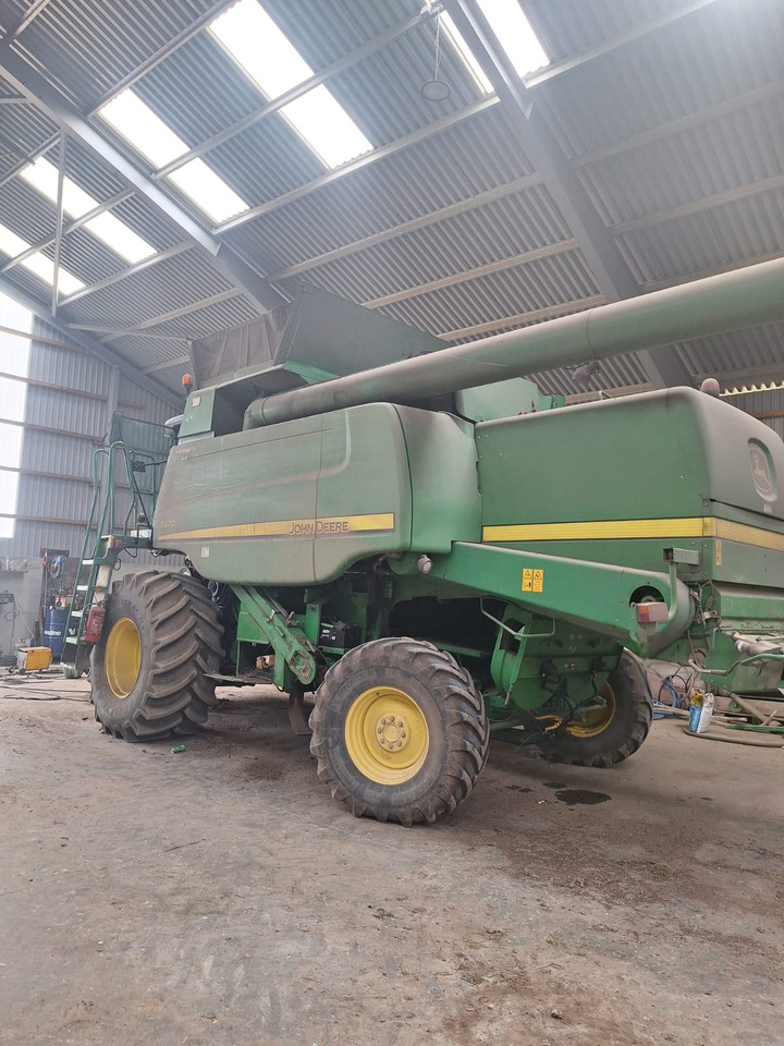 JOHN DEERE T670 - Labības kombains: foto 1 JOHN DEERE T670 - Labības kombains: foto 1
