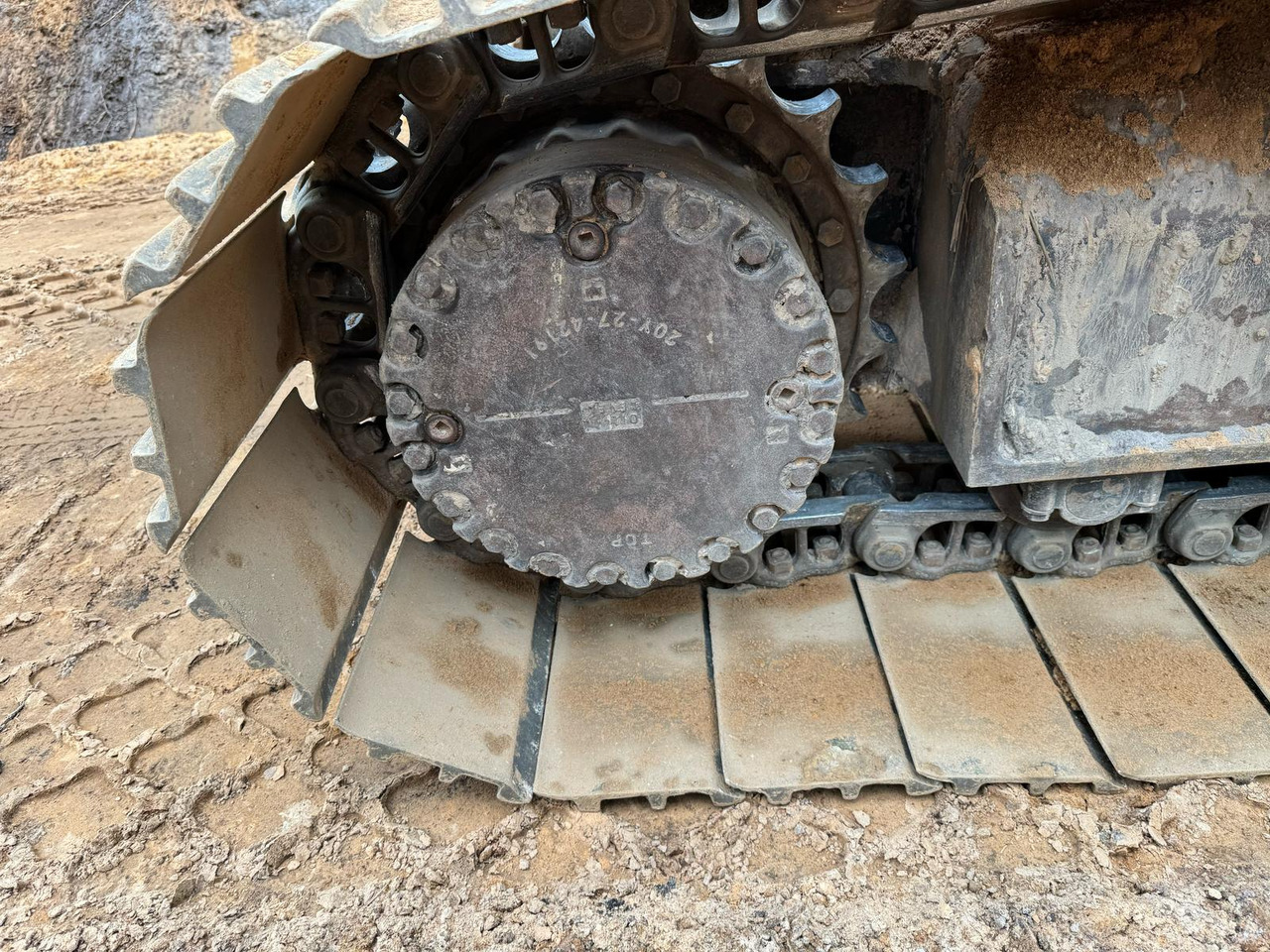 KOMATSU PC210LC-11 - Kāpurķēžu ekskavators: foto 4 KOMATSU PC210LC-11 - Kāpurķēžu ekskavators: foto 4