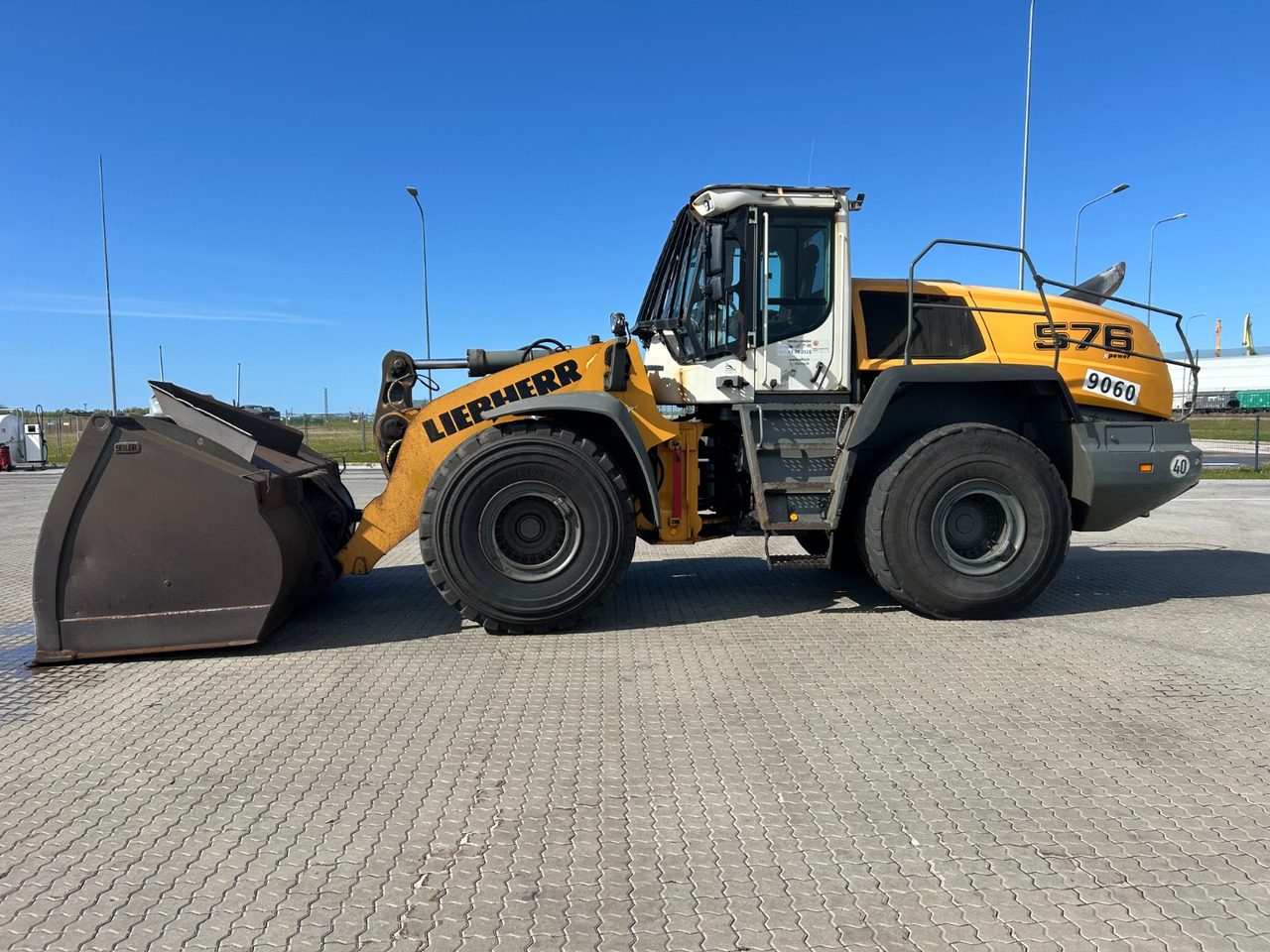 LIEBHERR L576 - Riteņu iekrāvējs: foto 5 LIEBHERR L576 - Riteņu iekrāvējs: foto 5