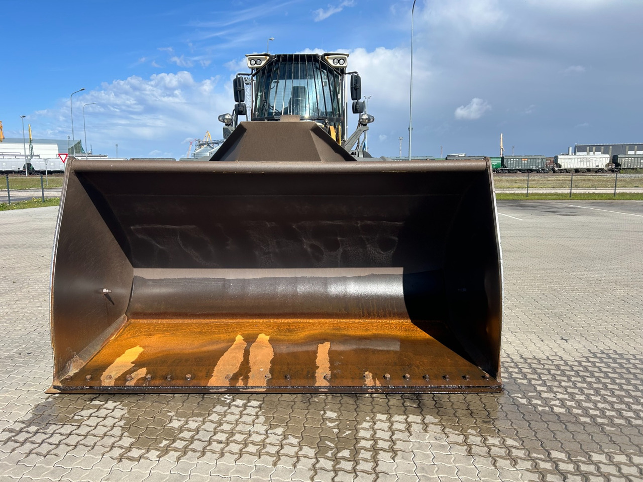 LIEBHERR L576 - Riteņu iekrāvējs: foto 4 LIEBHERR L576 - Riteņu iekrāvējs: foto 4