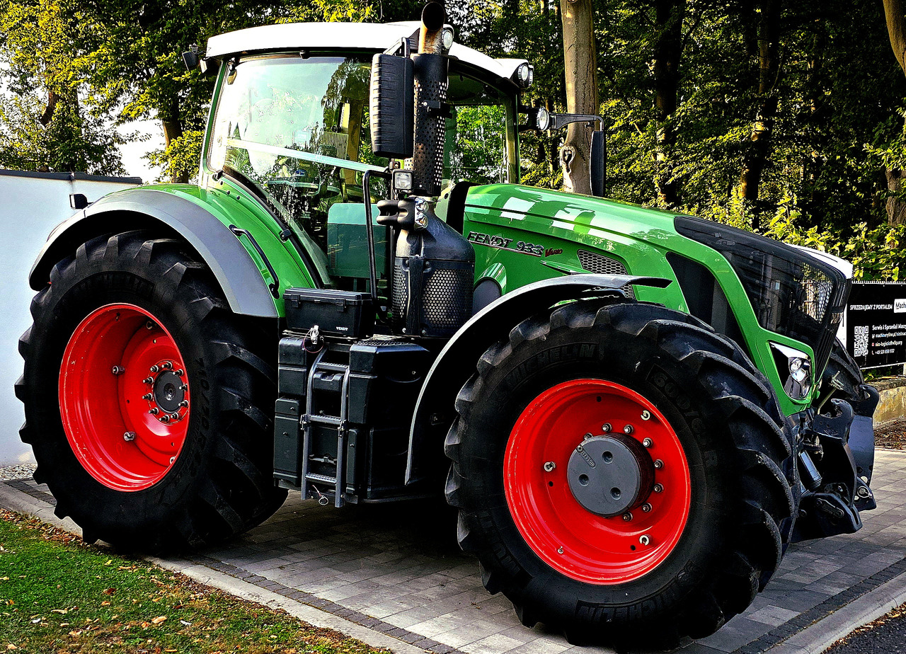 Fendt 933 S4 Profi Plus - Traktors: foto 2 Fendt 933 S4 Profi Plus - Traktors: foto 2