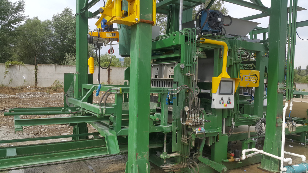 COMPACT 5.1 AUTOMATIC BLOCK MAKING MACHINE - Vibropress: foto 3 COMPACT 5.1 AUTOMATIC BLOCK MAKING MACHINE - Vibropress: foto 3