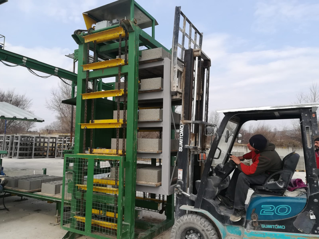 COMPACT 5.1 AUTOMATIC BLOCK MAKING MACHINE - Vibropress: foto 4 COMPACT 5.1 AUTOMATIC BLOCK MAKING MACHINE - Vibropress: foto 4