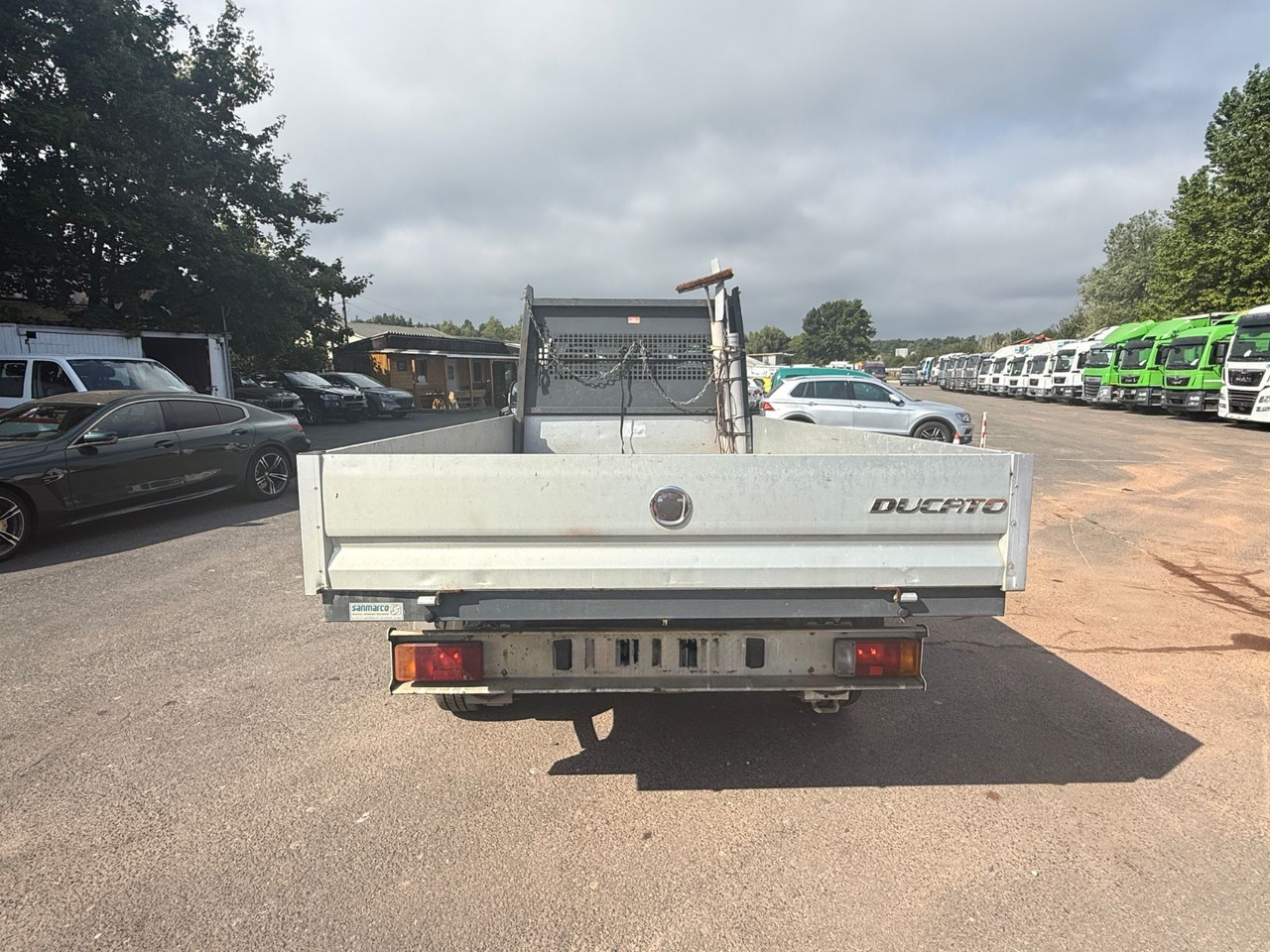 Fiat Ducato Pritsche 35 120 L4 - Automašīna ar kravas platformu: foto 4 Fiat Ducato Pritsche 35 120 L4 - Automašīna ar kravas platformu: foto 4