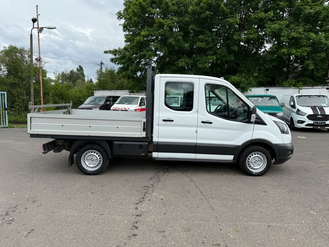 Ford Transit Pritsche 310 L2 Doppelkabine - Automašīna ar kravas platformu, Kravas-pasažieru furgons: foto 3 Ford Transit Pritsche 310 L2 Doppelkabine - Automašīna ar kravas platformu, Kravas-pasažieru furgons: foto 3