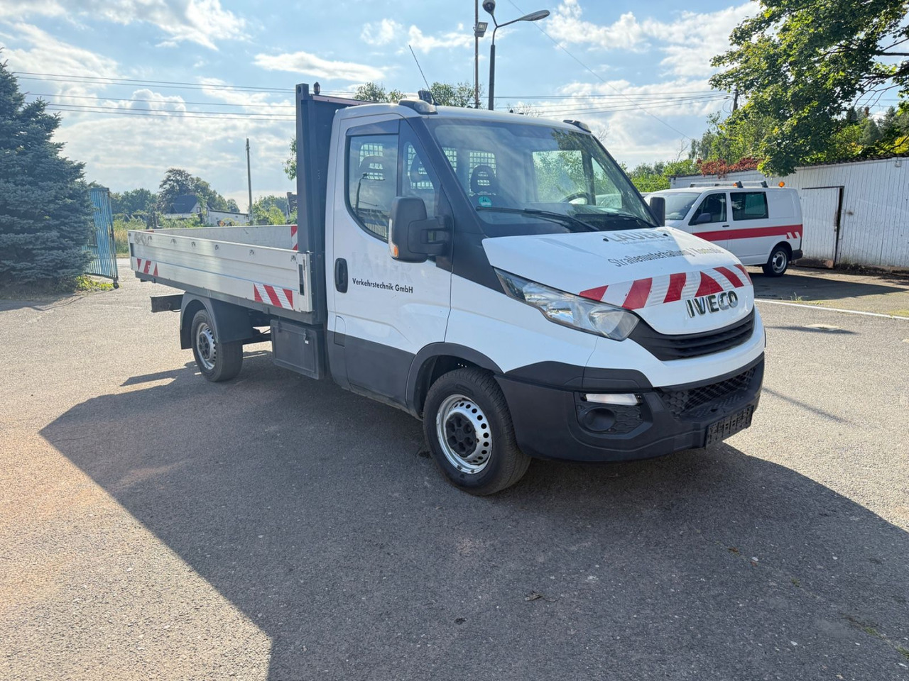 Iveco Daily 35 S 12 - Automašīna ar kravas platformu: foto 1 Iveco Daily 35 S 12 - Automašīna ar kravas platformu: foto 1
