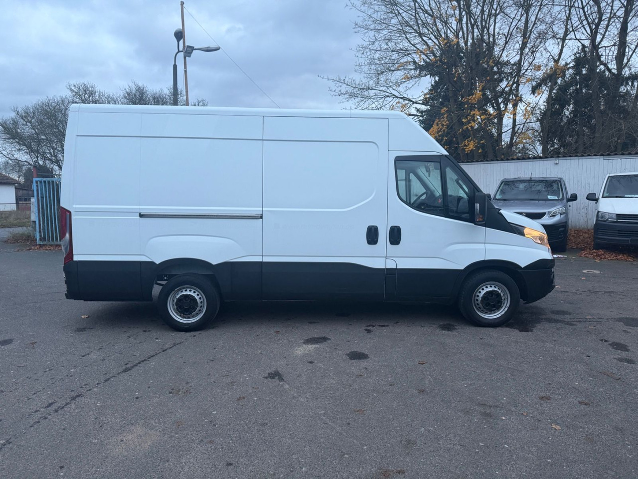 Iveco Daily Kasten HKa 35 S 16 AUTOMATIK - Kravas mikroautobuss: foto 2 Iveco Daily Kasten HKa 35 S 16 AUTOMATIK - Kravas mikroautobuss: foto 2