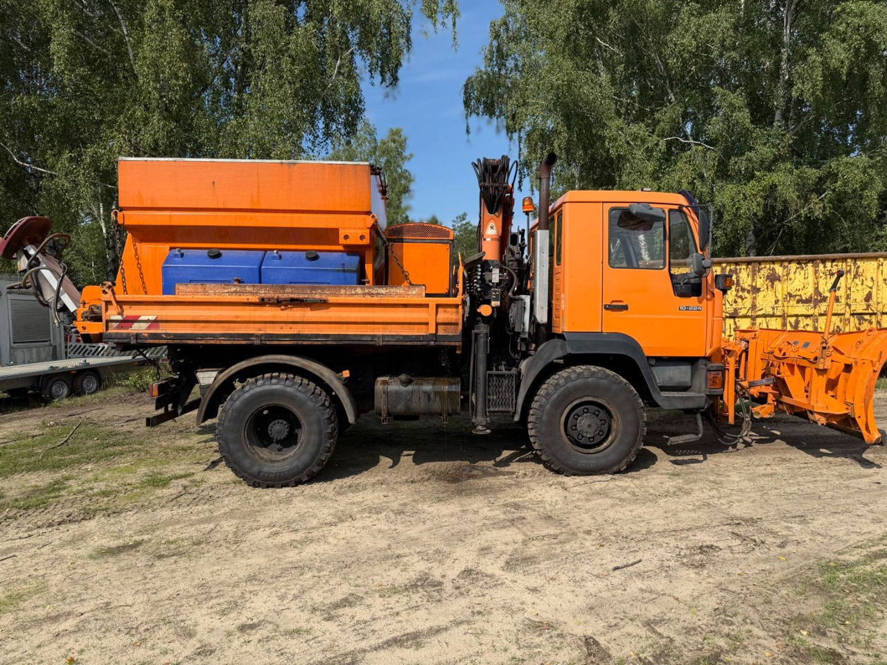 MAN 10.224 Atlas Kran Salzstreuer 4X4 - Kravas automašīna pašizgāzējs, Kravas auto ar manipulatoru: foto 4 MAN 10.224 Atlas Kran Salzstreuer 4X4 - Kravas automašīna pašizgāzējs, Kravas auto ar manipulatoru: foto 4