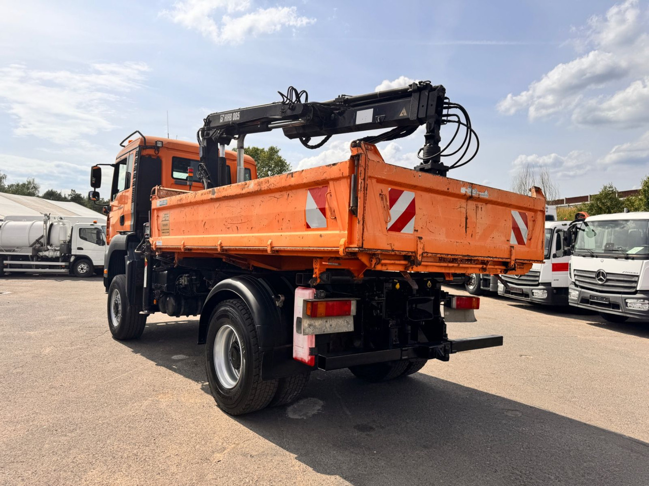 Kravas automašīna pašizgāzējs, Kravas auto ar manipulatoru MAN TGA 18.310 Kipper - Kran 4x4: foto 8