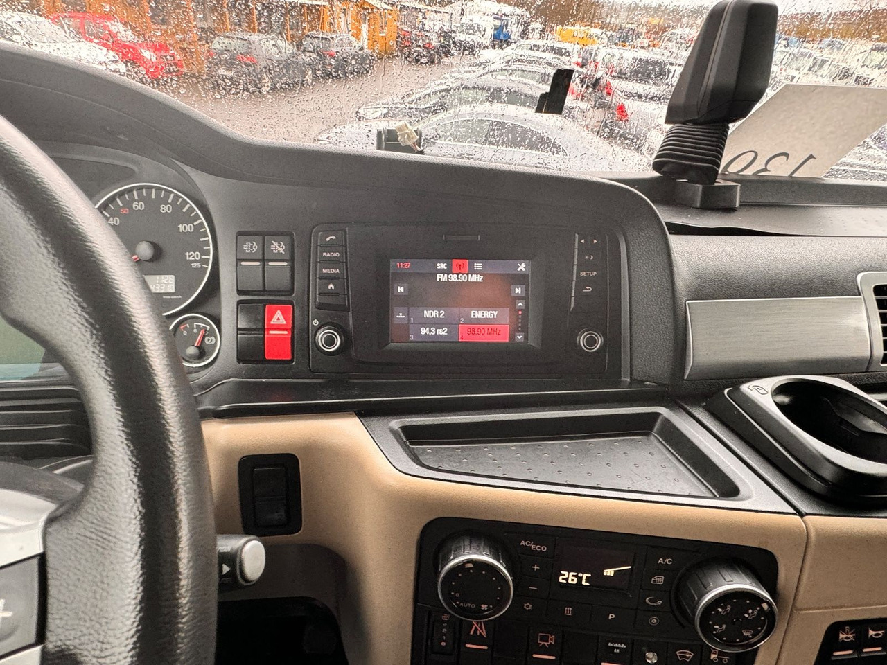 Kravas automašīna ar tentu MAN TGX 26.460 Jumbo: foto 11