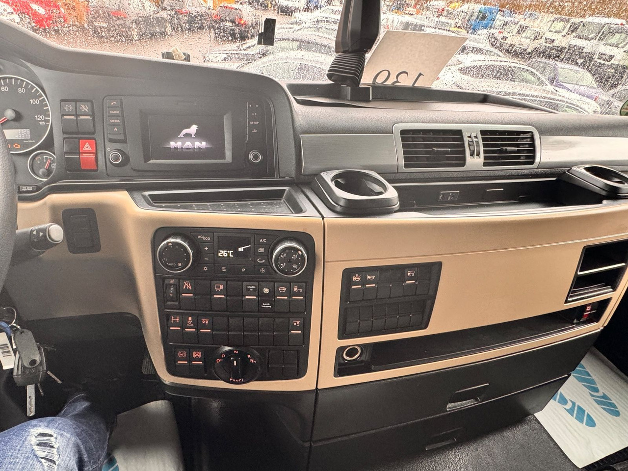 Kravas automašīna ar tentu MAN TGX 26.460 Jumbo: foto 9