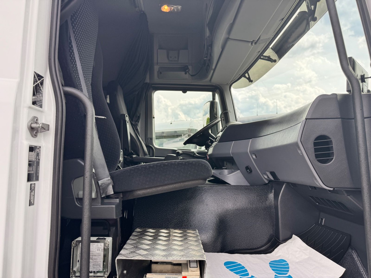 Autocisterna Mercedes-Benz Actros 2541 Tankwagen: foto 9
