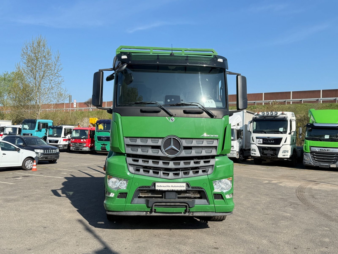 Mercedes-Benz Actros 2571 Holztransporter mit Kran - Kokvedējs, Kravas auto ar manipulatoru: foto 1 Mercedes-Benz Actros 2571 Holztransporter mit Kran - Kokvedējs, Kravas auto ar manipulatoru: foto 1