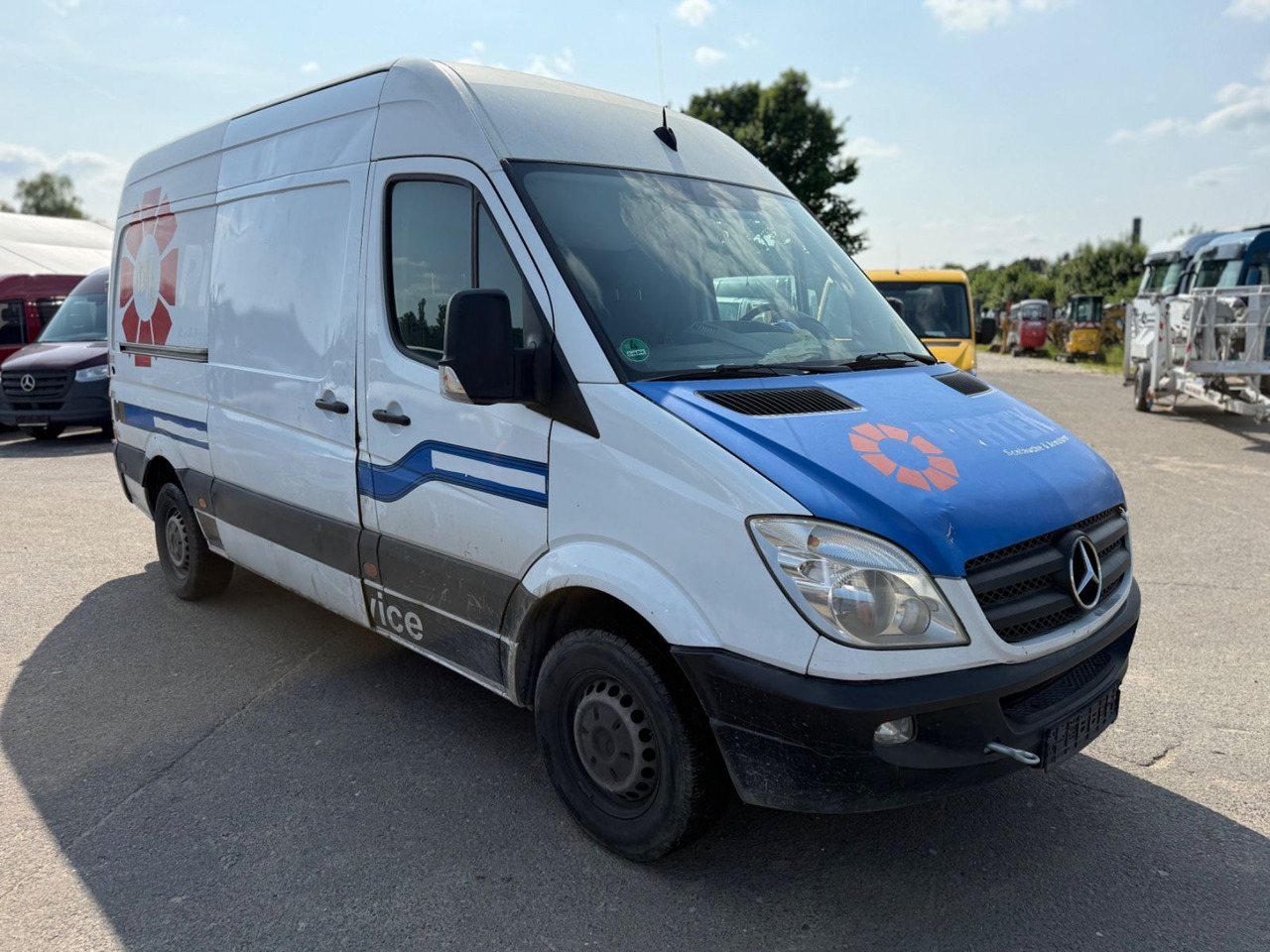 Mercedes-Benz Sprinter II Kasten 313 CDI MOTORSCHADEN !!! - Kravas mikroautobuss: foto 2 Mercedes-Benz Sprinter II Kasten 313 CDI MOTORSCHADEN !!! - Kravas mikroautobuss: foto 2