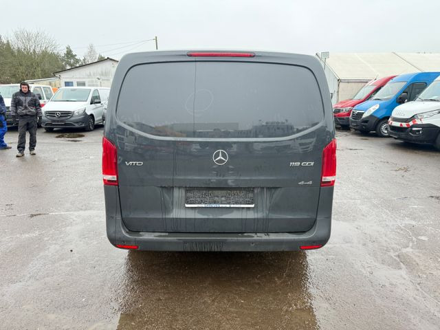 Mercedes-Benz Vito Kasten 119 4x4 Lang Motorschaden - Mazs furgons: foto 4 Mercedes-Benz Vito Kasten 119 4x4 Lang Motorschaden - Mazs furgons: foto 4