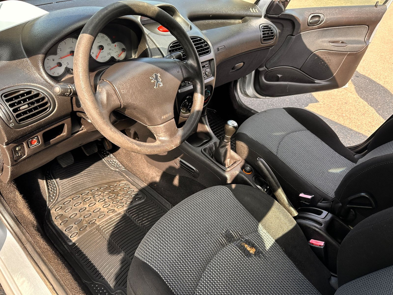 Universālis Peugeot 206 SW Grand Filou Cool: foto 11