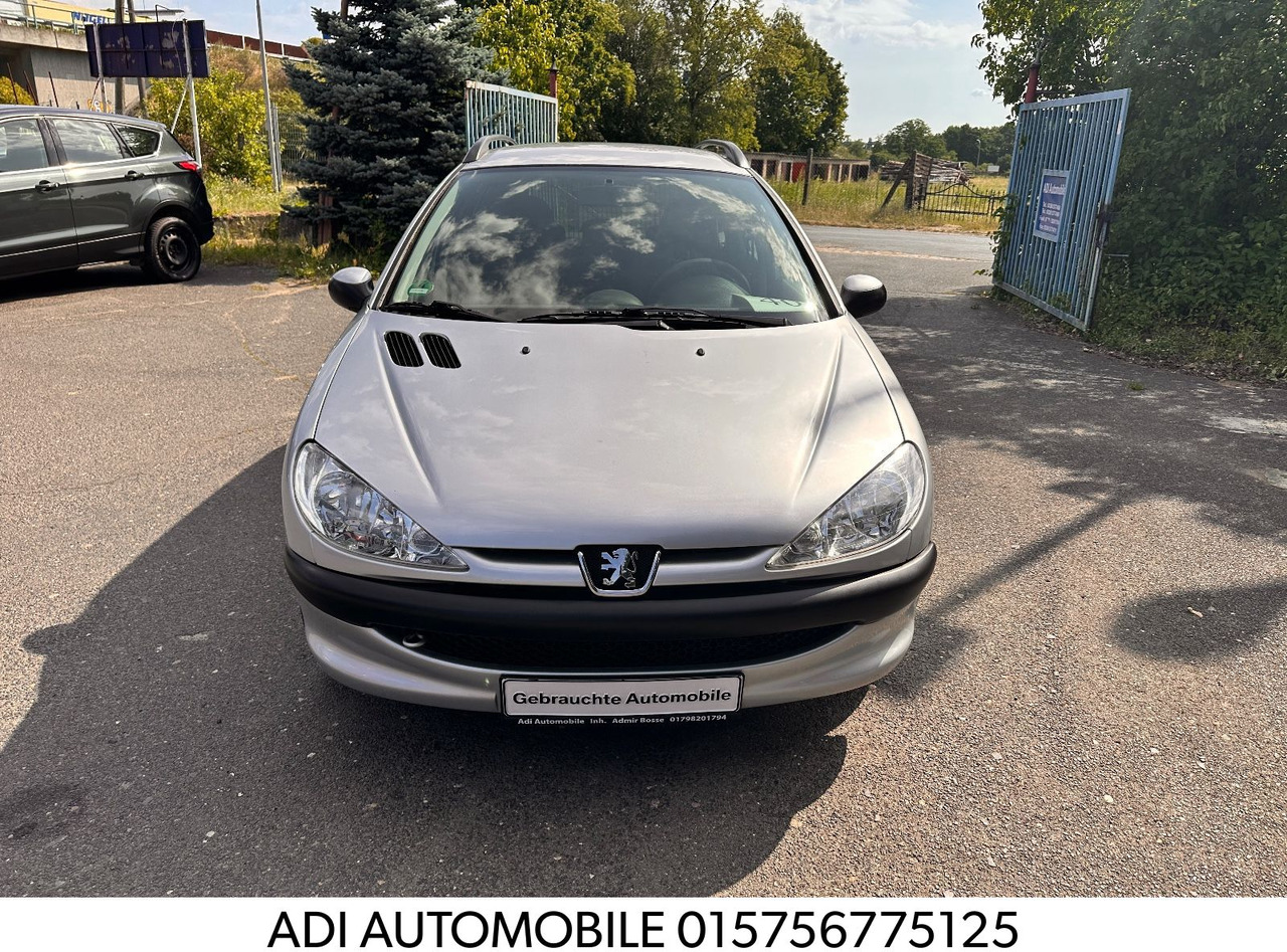 Peugeot 206 SW Grand Filou Cool - Vieglā automašīna: foto 1 Peugeot 206 SW Grand Filou Cool - Vieglā automašīna: foto 1