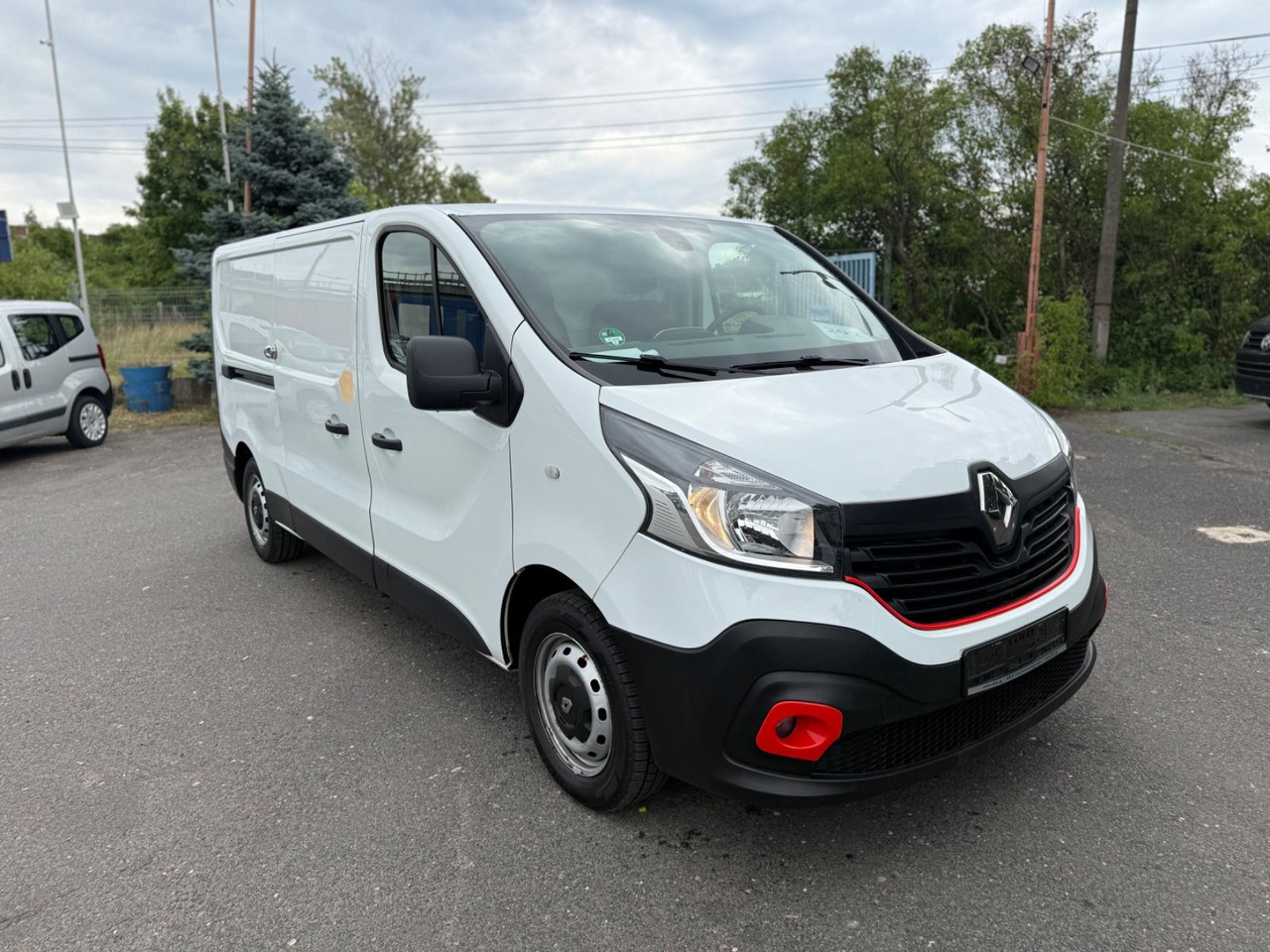 Renault Trafic Kasten . nur Export only Export !! - Mazs furgons: foto 2 Renault Trafic Kasten . nur Export only Export !! - Mazs furgons: foto 2