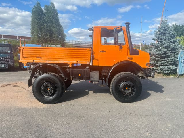 Unimog 2100 4x4 - Bortu kravas automašīna/ Platforma: foto 5 Unimog 2100 4x4 - Bortu kravas automašīna/ Platforma: foto 5