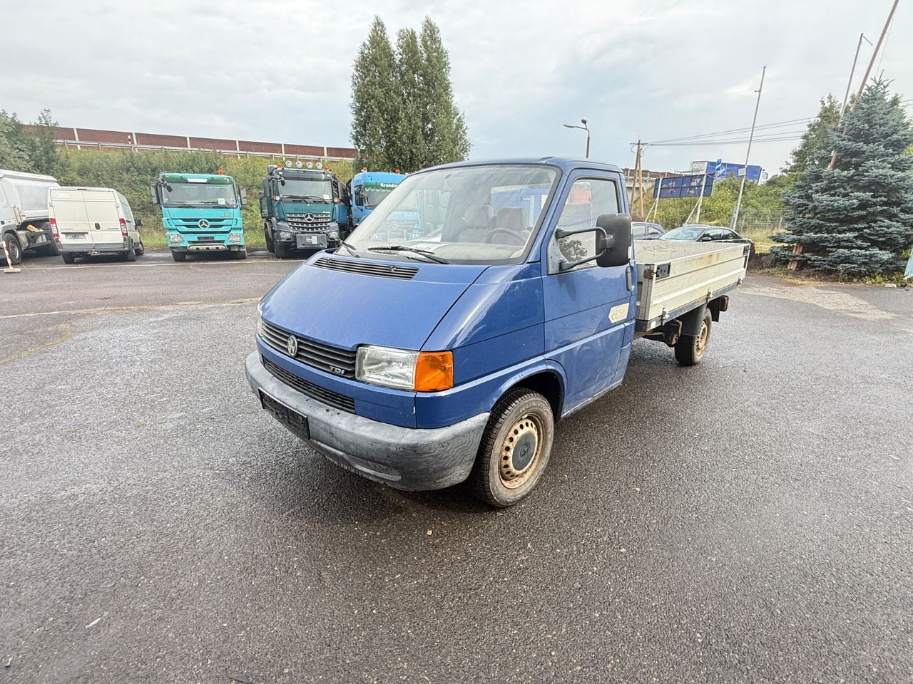 Volkswagen T4 2.5 TDI - Automašīna ar kravas platformu: foto 3 Volkswagen T4 2.5 TDI - Automašīna ar kravas platformu: foto 3