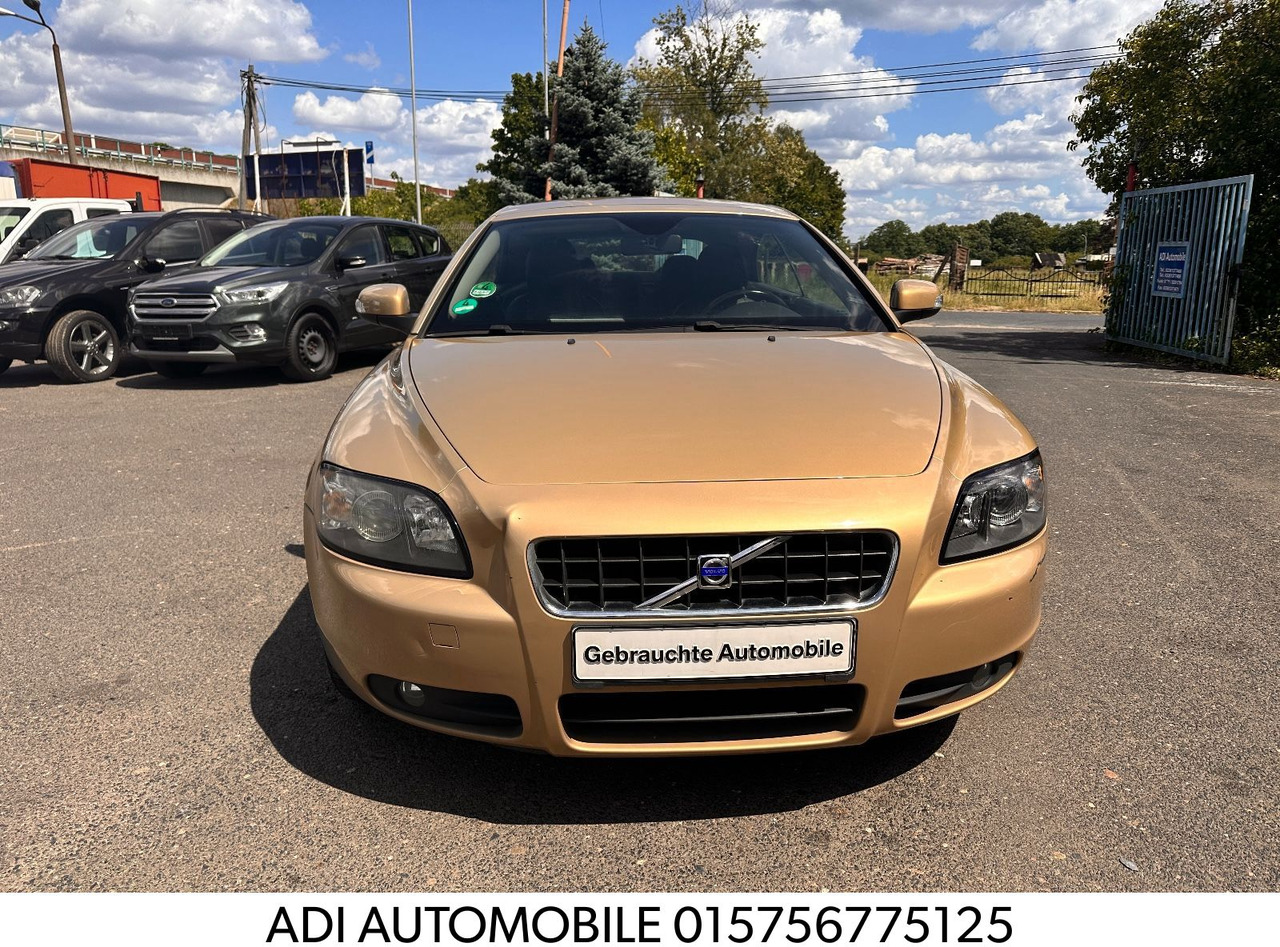 Volvo C70 Cabriolet 2.4 Kinetic Benzin/Flüssiggas - Vieglā automašīna: foto 1 Volvo C70 Cabriolet 2.4 Kinetic Benzin/Flüssiggas - Vieglā automašīna: foto 1