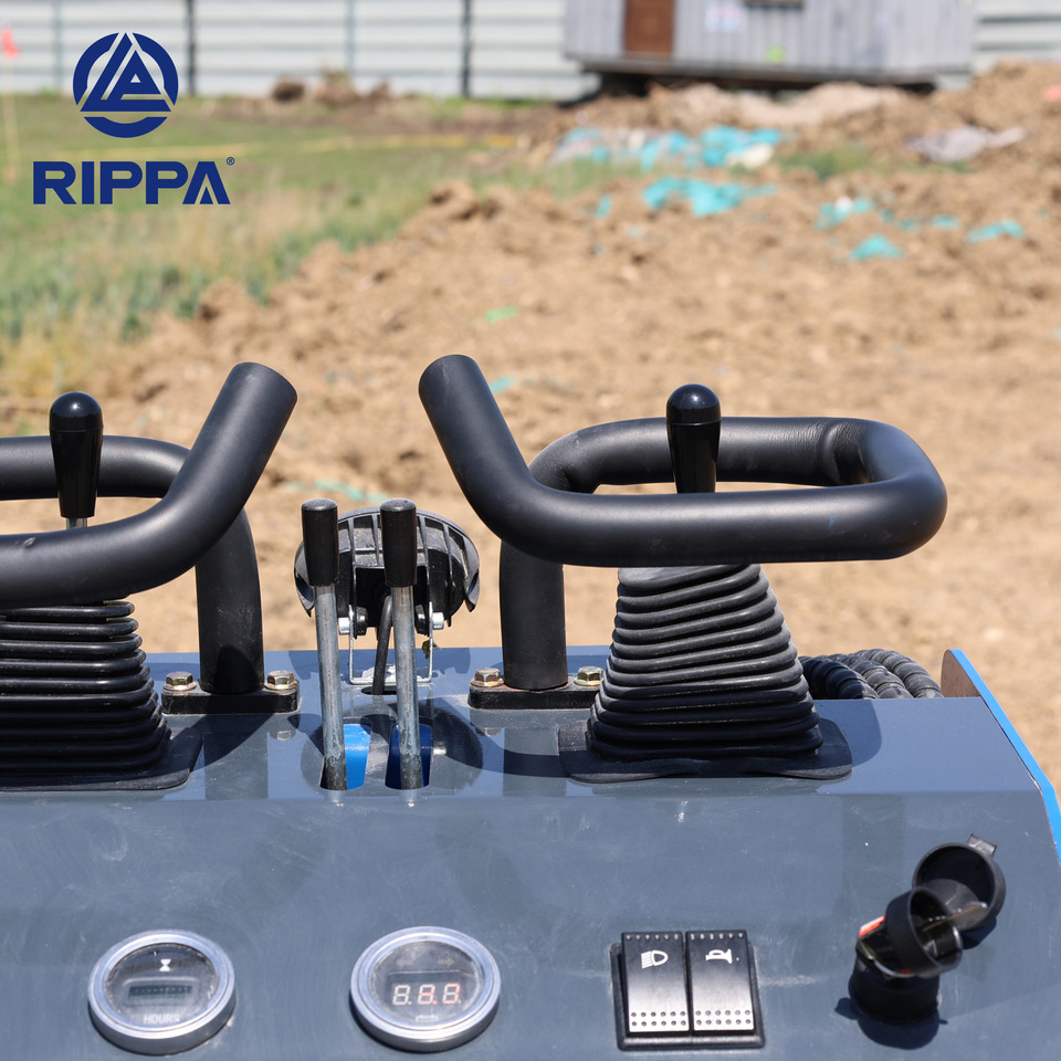 Jaunā Kompaktiekrāvējs Rippa RS03 skid steer loader B&S engine EPA US & Germany Stock: foto 15