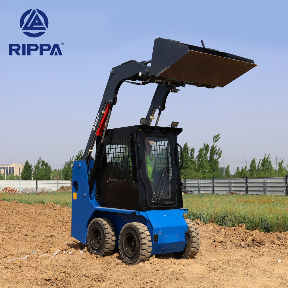 Rippa RS07 Compact Loader | 24.4hp Kubota Power | High Flow Dual Pump | Comfortable A/C Cabin - Kompaktiekrāvējs: foto 3 Rippa RS07 Compact Loader | 24.4hp Kubota Power | High Flow Dual Pump | Comfortable A/C Cabin - Kompaktiekrāvējs: foto 3