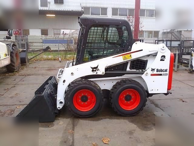 BOBCAT S450 - Kompaktiekrāvējs: foto 2 BOBCAT S450 - Kompaktiekrāvējs: foto 2