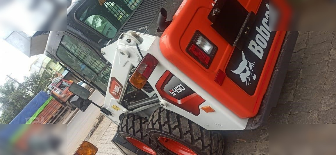 BOBCAT S450 - Kompaktiekrāvējs: foto 1 BOBCAT S450 - Kompaktiekrāvējs: foto 1