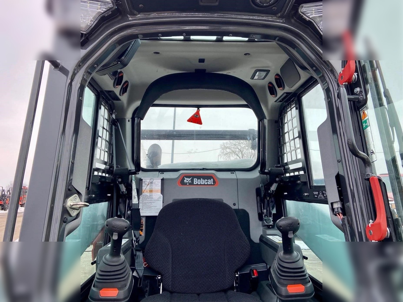 Jaunā Kompaktiekrāvējs BOBCAT S590: foto 7