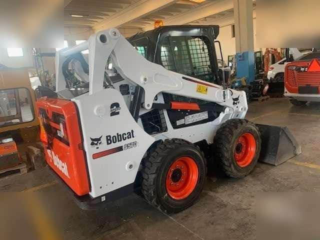 BOBCAT S590 - Kompaktiekrāvējs: foto 4 BOBCAT S590 - Kompaktiekrāvējs: foto 4