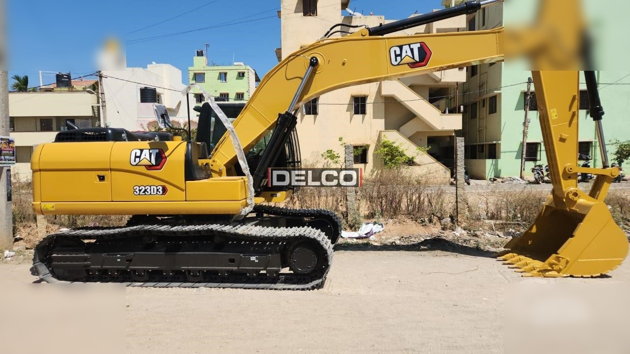 CATERPILLAR 323D3 - Kāpurķēžu ekskavators: foto 2 CATERPILLAR 323D3 - Kāpurķēžu ekskavators: foto 2