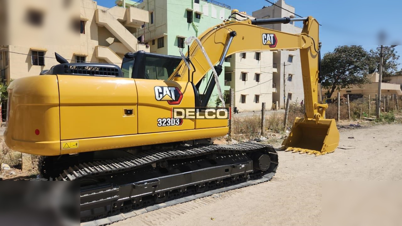 CATERPILLAR 323D3 - Kāpurķēžu ekskavators: foto 2 CATERPILLAR 323D3 - Kāpurķēžu ekskavators: foto 2