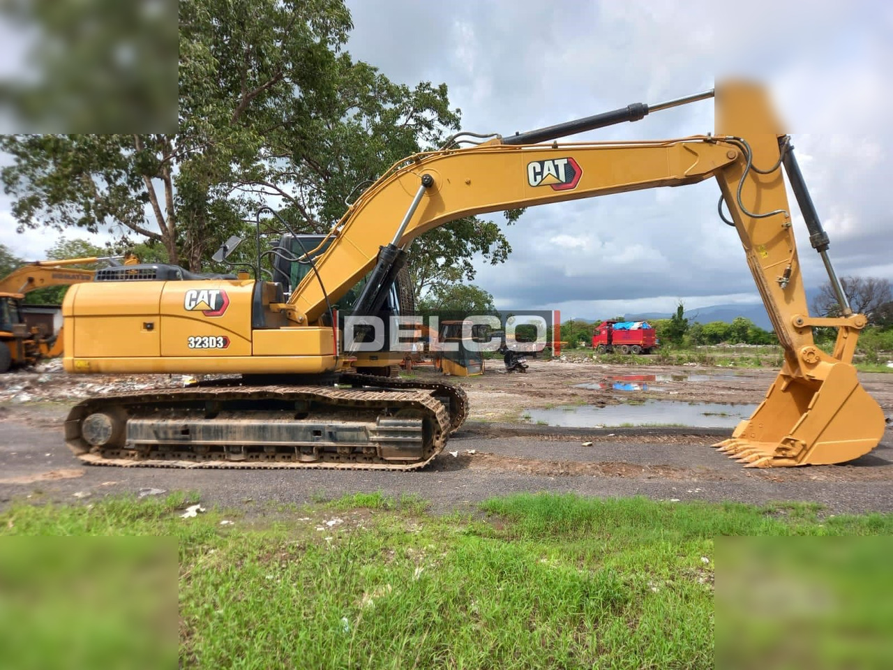 CATERPILLAR 323D3 - Kāpurķēžu ekskavators: foto 1 CATERPILLAR 323D3 - Kāpurķēžu ekskavators: foto 1