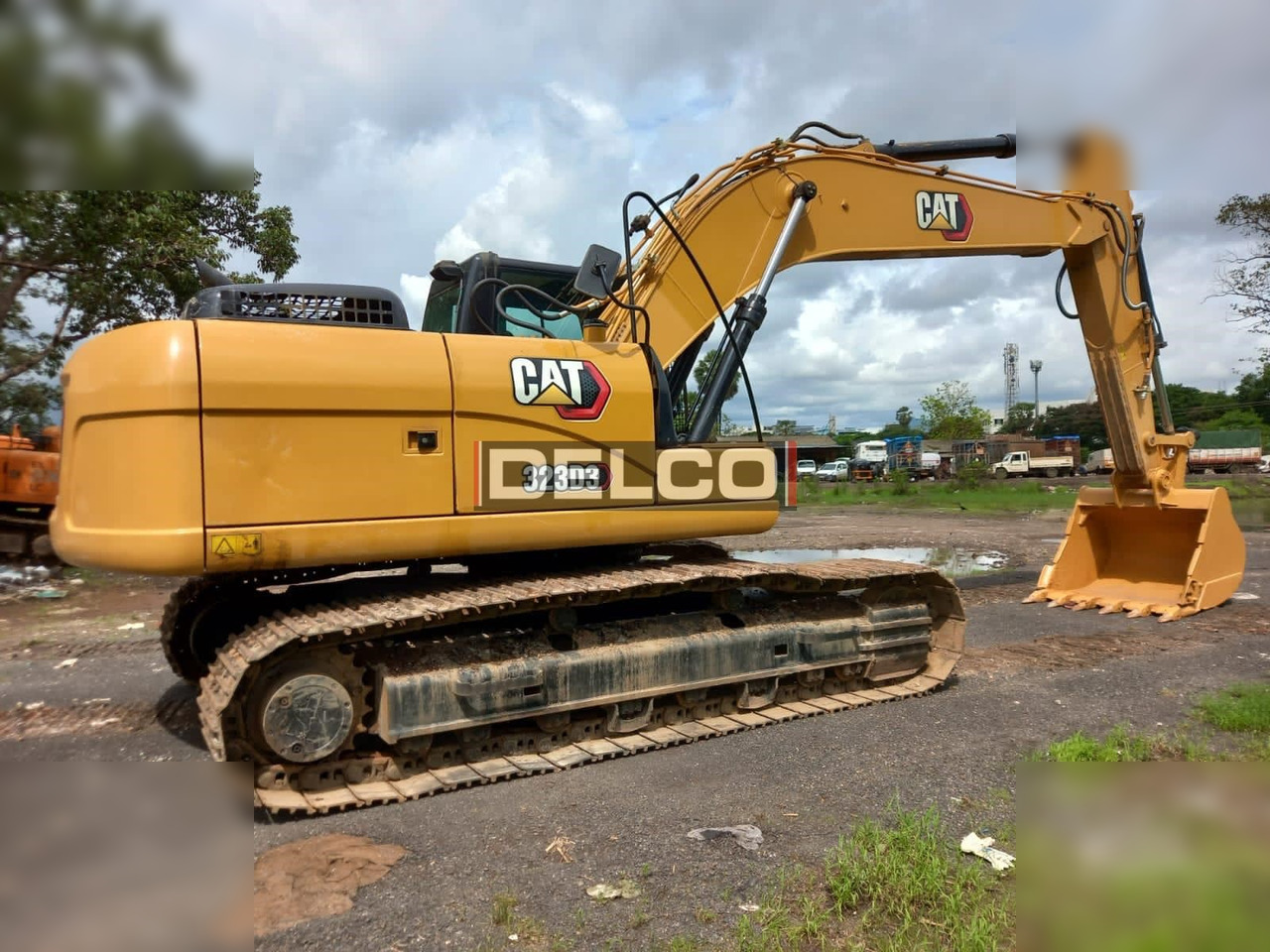 Jaunā Kāpurķēžu ekskavators CATERPILLAR 323D3: foto 6