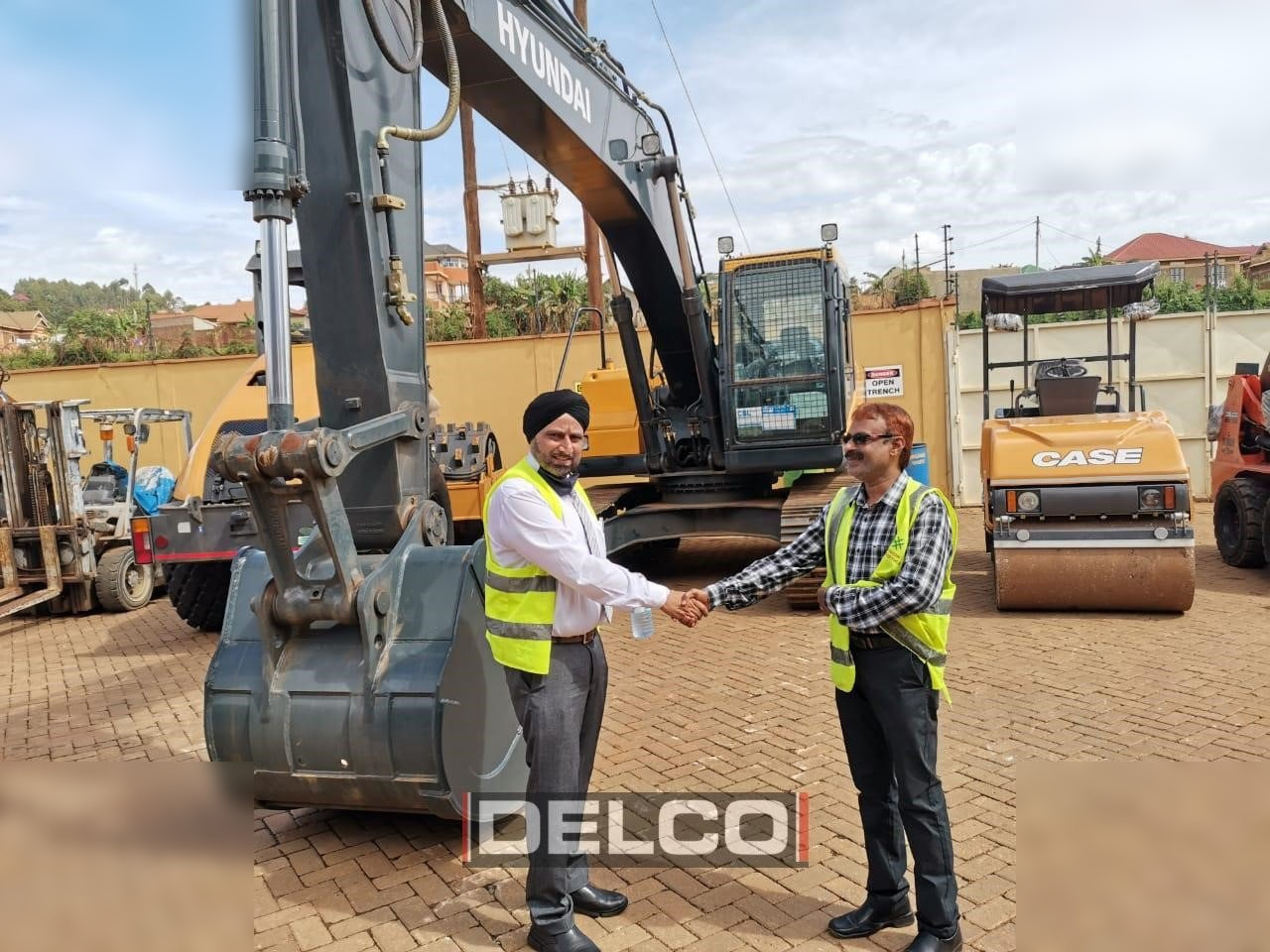 HYUNDAI ROBEX 340L SMART - Kāpurķēžu ekskavators: foto 2 HYUNDAI ROBEX 340L SMART - Kāpurķēžu ekskavators: foto 2