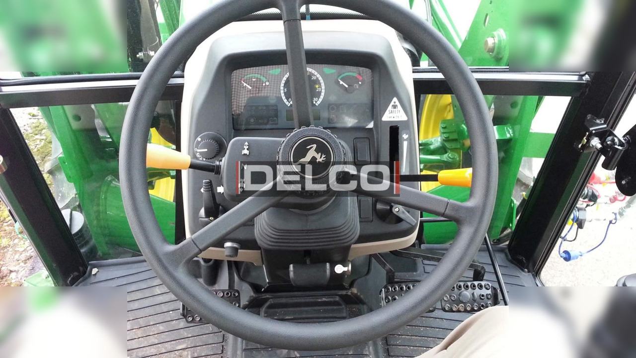 JOHN DEERE 5075E - Traktors: foto 3 JOHN DEERE 5075E - Traktors: foto 3