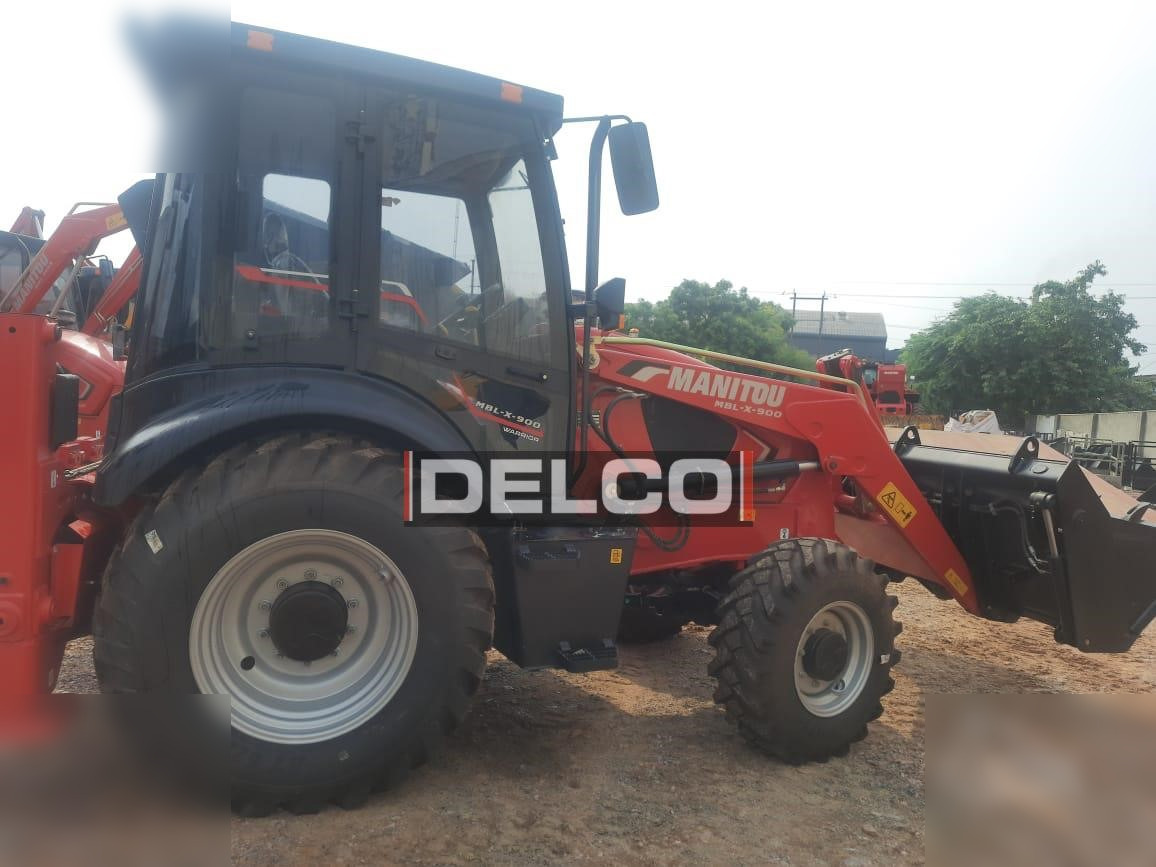 MANITOU MBLX900 - Ekskavators-iekrāvējs: foto 3 MANITOU MBLX900 - Ekskavators-iekrāvējs: foto 3